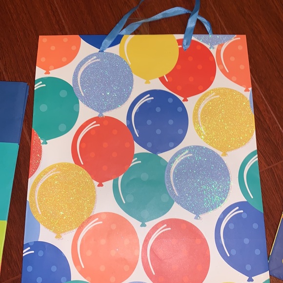 3 birthday gift bags/ happy birthday tissue paper - Picture 3 of 15